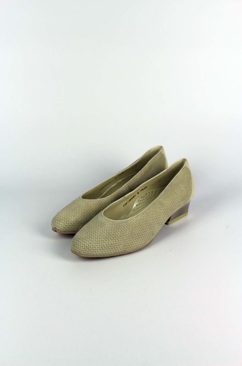 Sommerschuh-Lochmuster