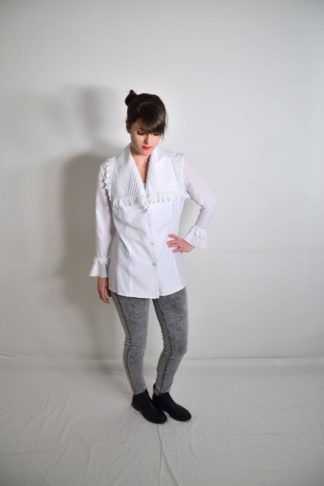 Bluse mit großem Kragen