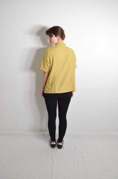 Gelbe Bluse kurzarm