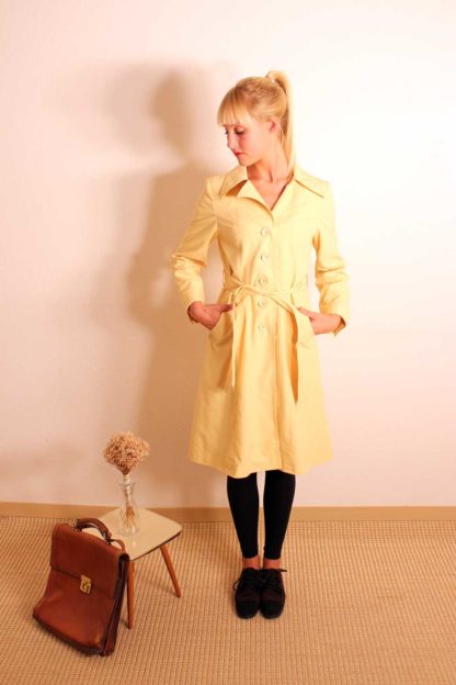Gelber-Vintage-Damen-Mantel