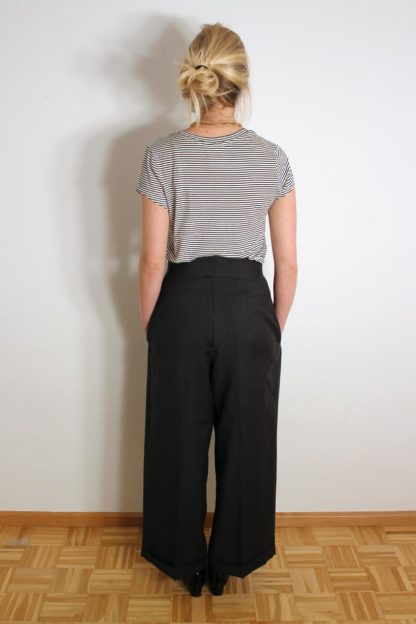 damen-bundfaltenhose-grau
