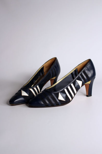 vintage-pumps-blau-weiss