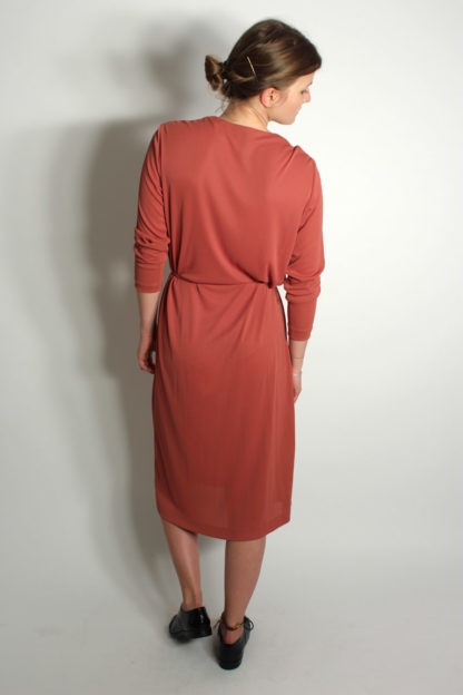 damenkleid-muster-altrosa