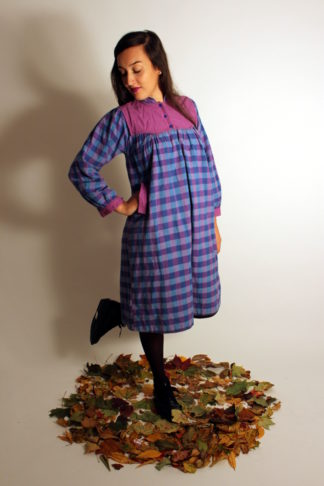 vintage-umstandskleid-lila-blau