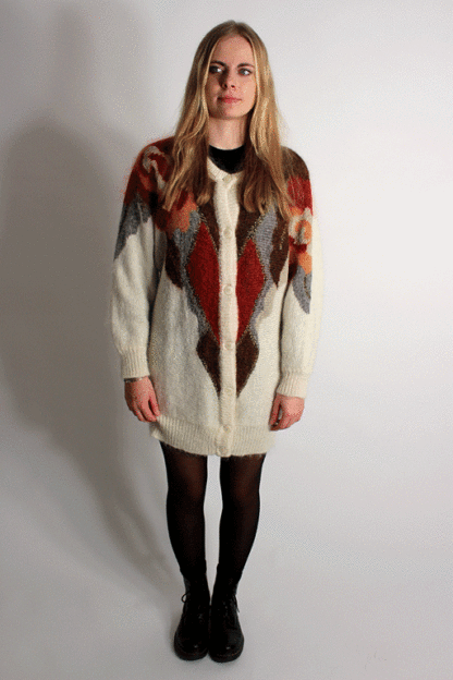 vintage-strickjacke-grau-braun-rot