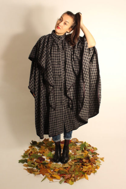 vintage-mantelcape-grau-schwarz