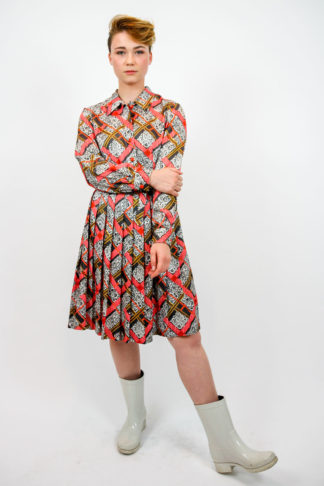 kleid faltenrock pink