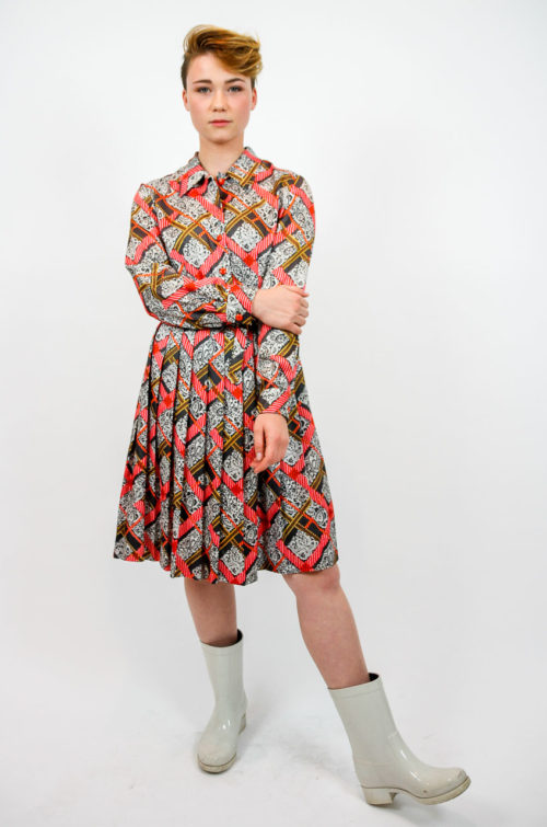 kleid faltenrock pink
