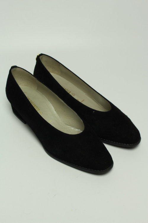 second hand shoes