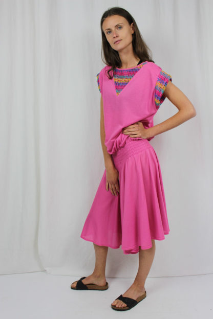 rosa Kleid mit Raffung