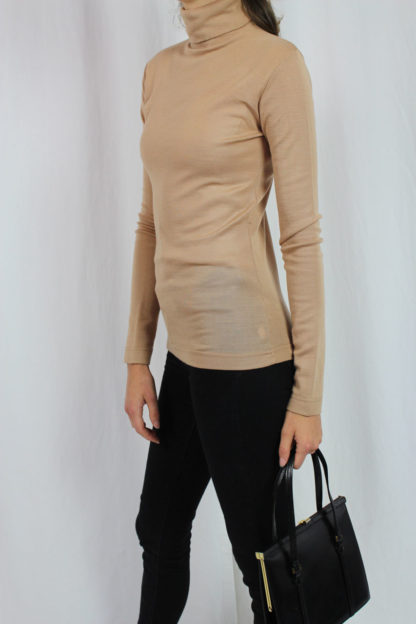 Rollkragenpullover beige