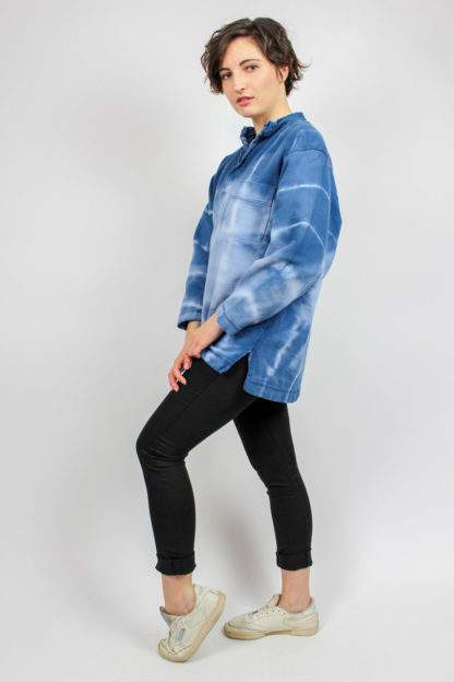 Pullover blau Batikmuster