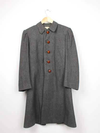 Vintage Mantel