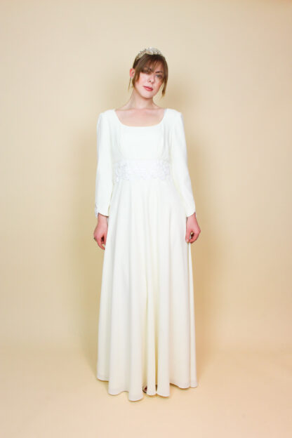 Cremefarbenes Vintagebrautkleid