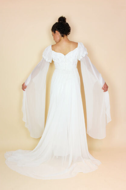 Brautkleid Flügelärmel